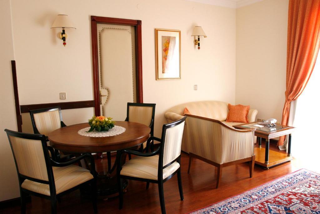 Mozart Hotel 4*